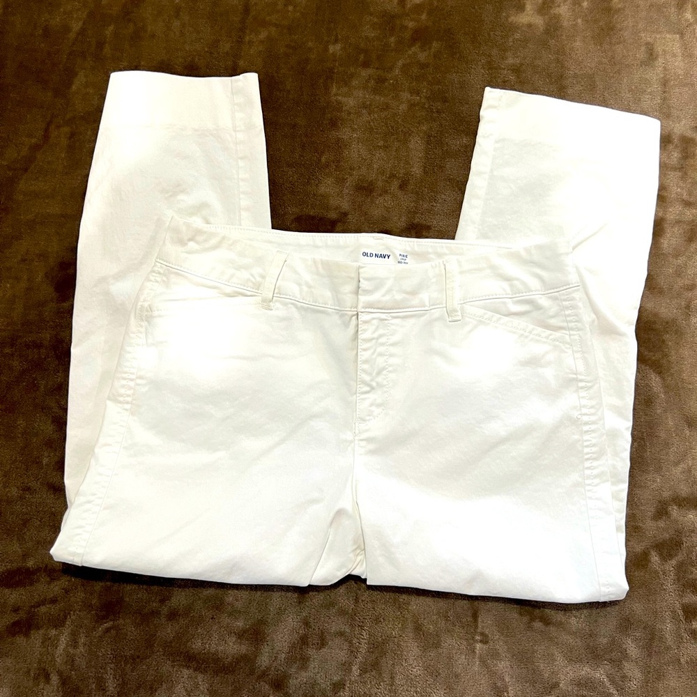 Old Navy Pixie Crop pants